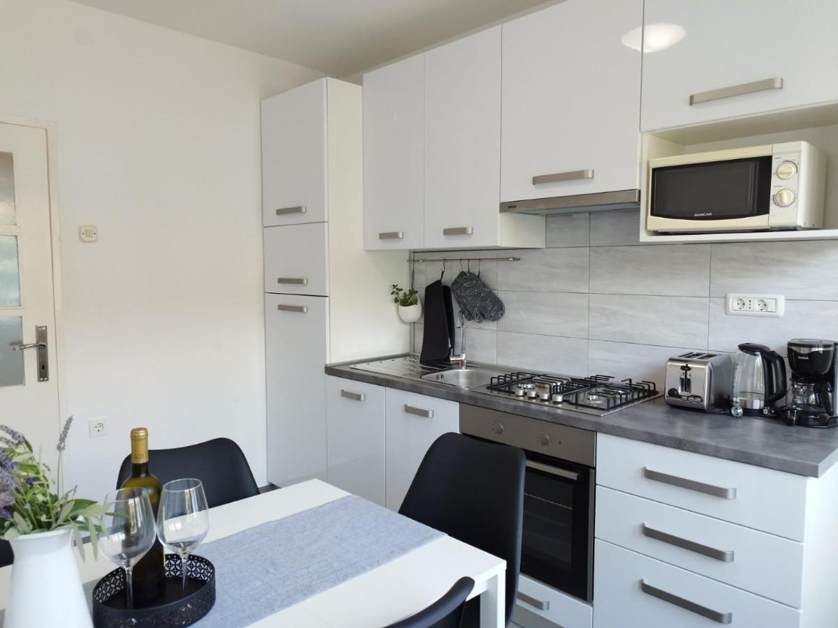 Antemma Apartment Пула Екстериор снимка