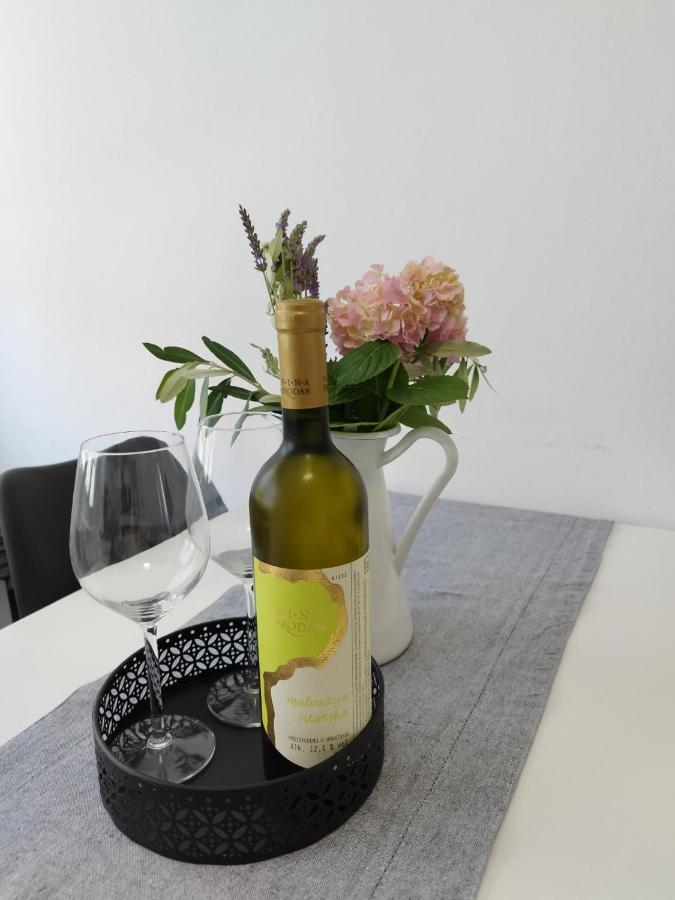 Antemma Apartment Пула Екстериор снимка