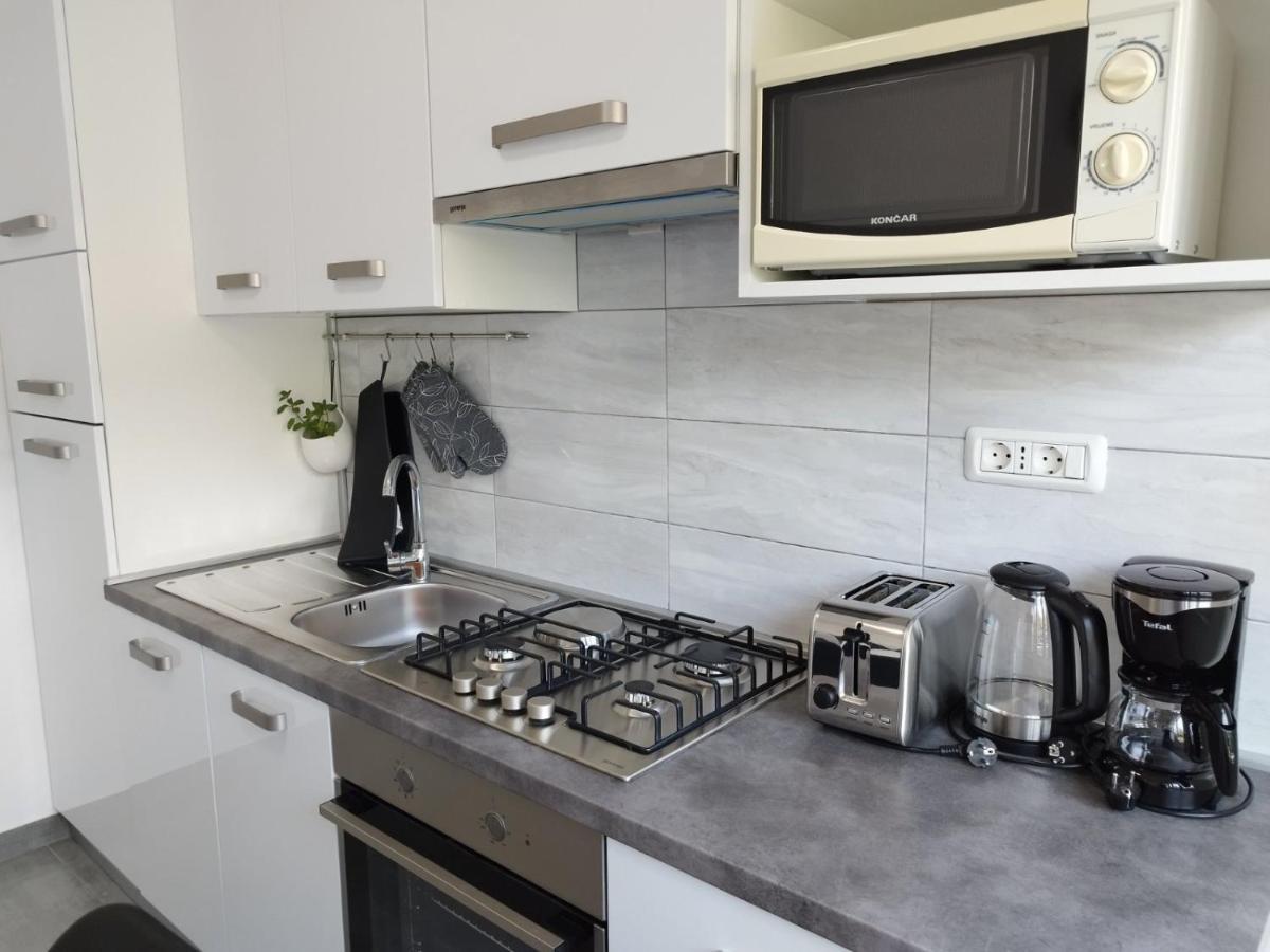 Antemma Apartment Пула Екстериор снимка