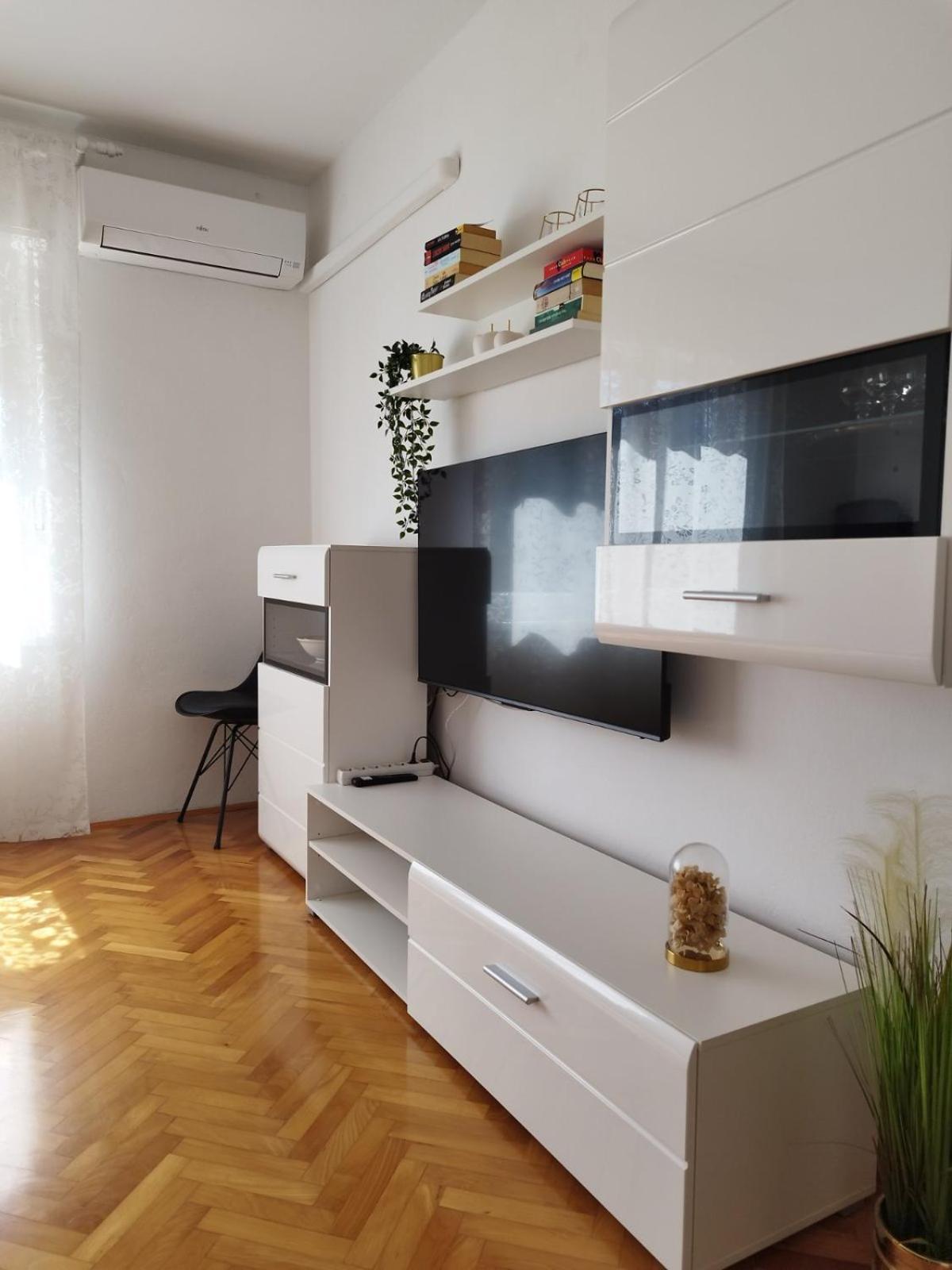 Antemma Apartment Пула Екстериор снимка
